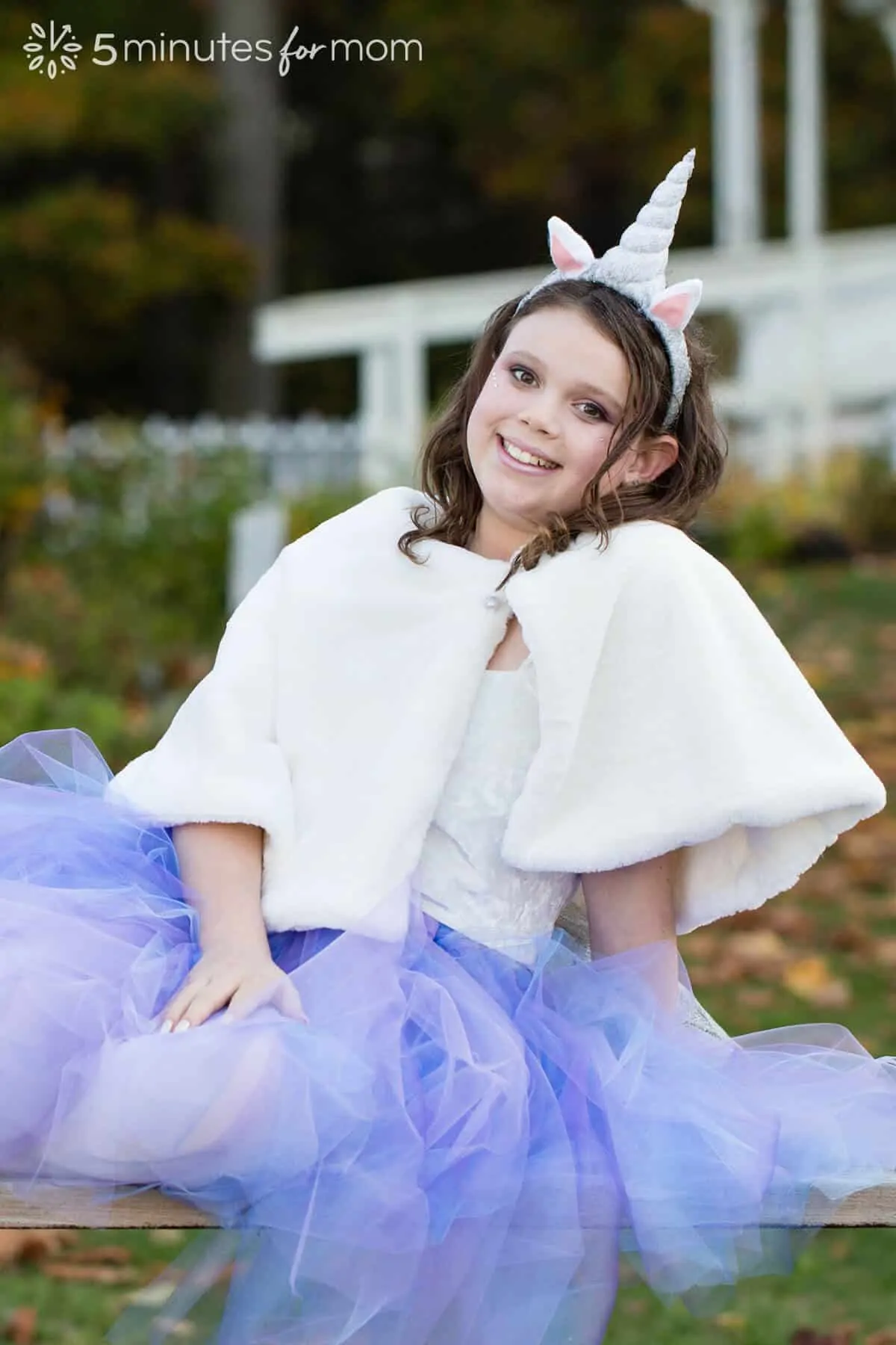 faux fur capelet for unicorn costume - How to sew capelet tutorial