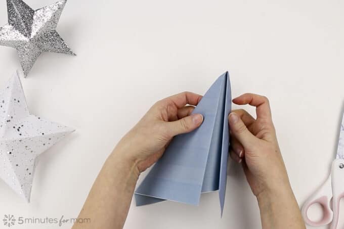 3D Paper Star Christmas Tree Topper - 5 Minutes for Mom