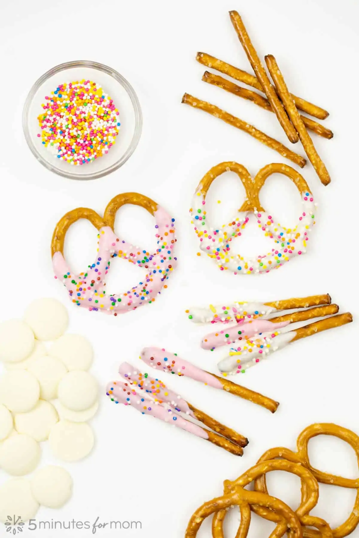 How to make chocolate covered pretzels - Pink and white chocolate dipped Valentine Pretzels