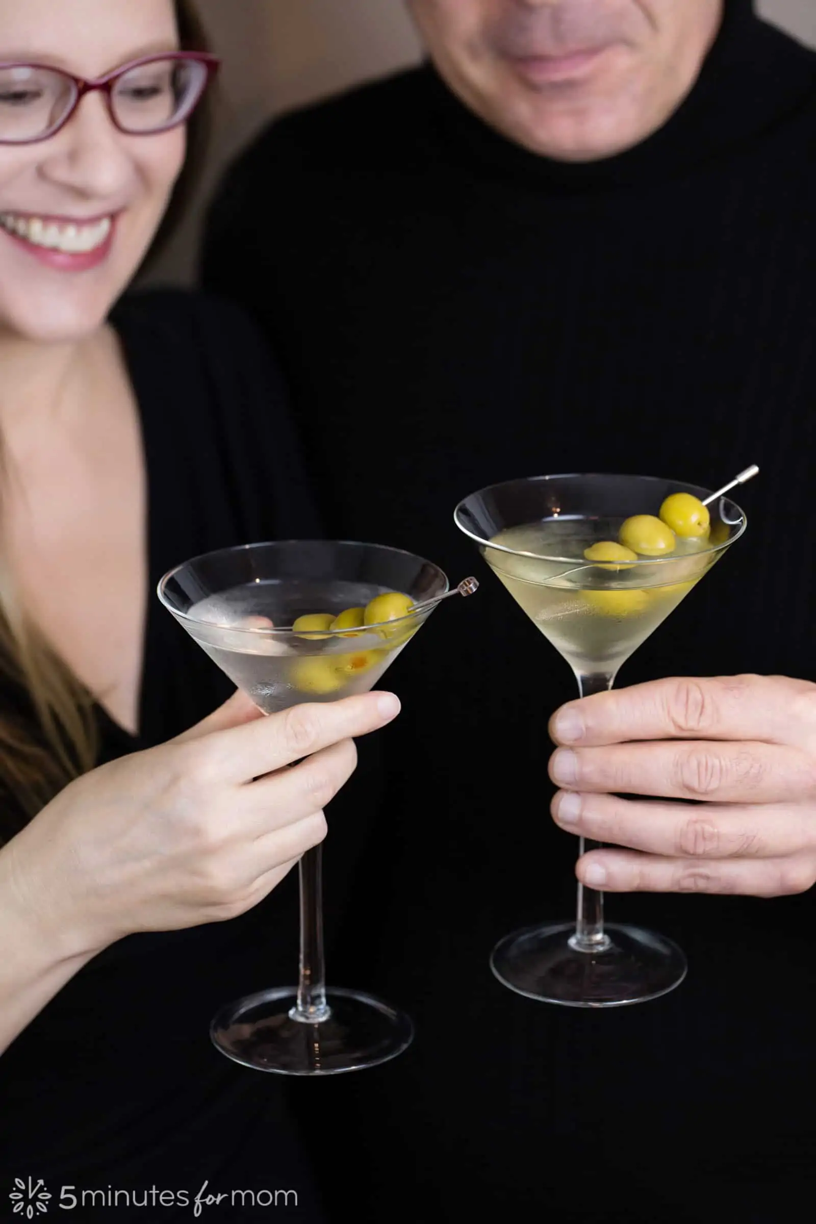 how to make a dry martini and a dirty martini