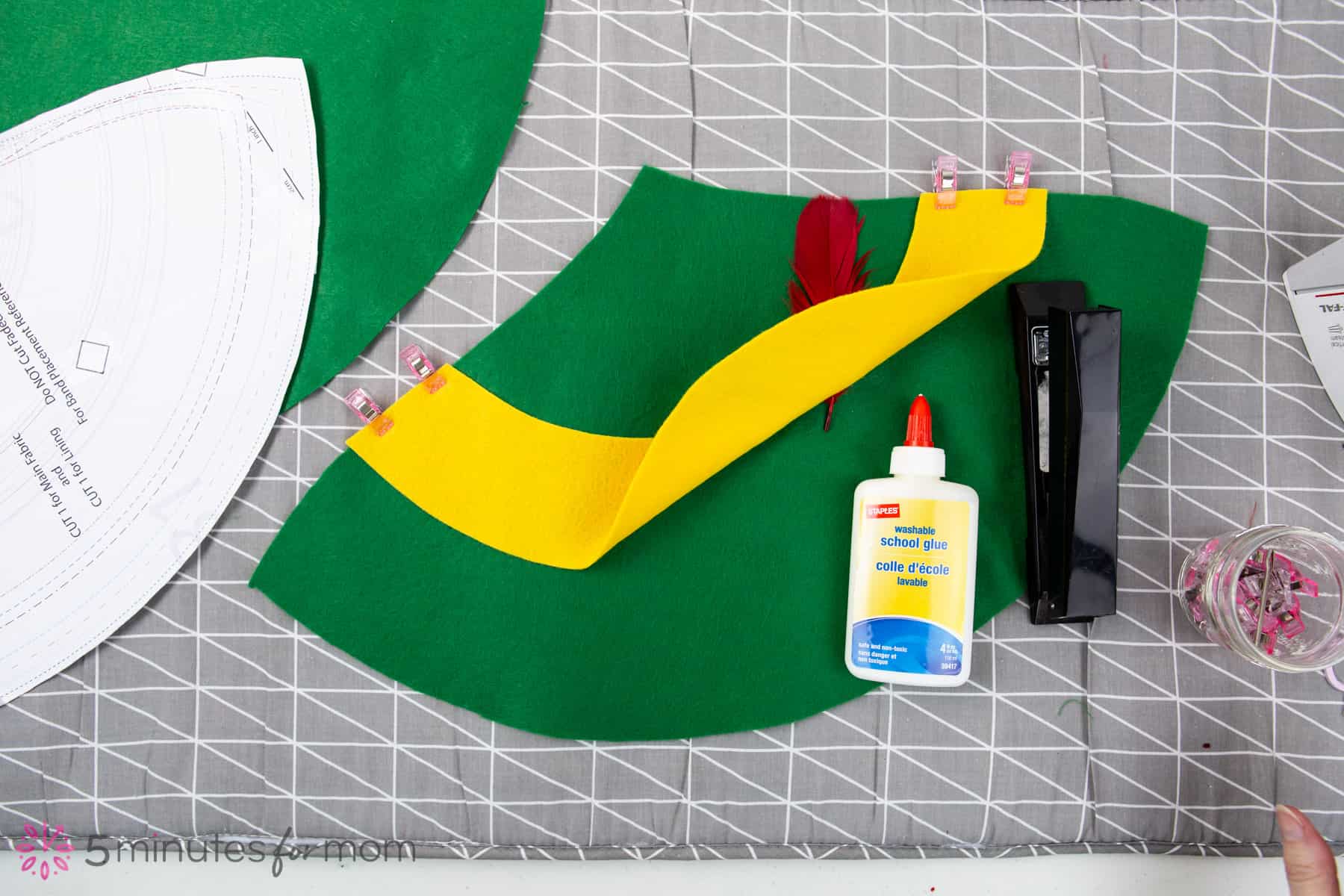 Buddy the Elf Hat Pattern - How to Make an Elf Hat out of Felt - 5 Minutes for Mom buddy-the-elf-hat-pattern-how-to-make-an-elf-hat-out-of-felt-5-minutes-for-mom
